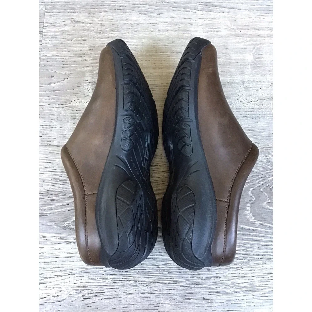 Merrell Encore Nova 2 Clogs Women's Size 7.5 Brown Leather Slip On Mules J598432